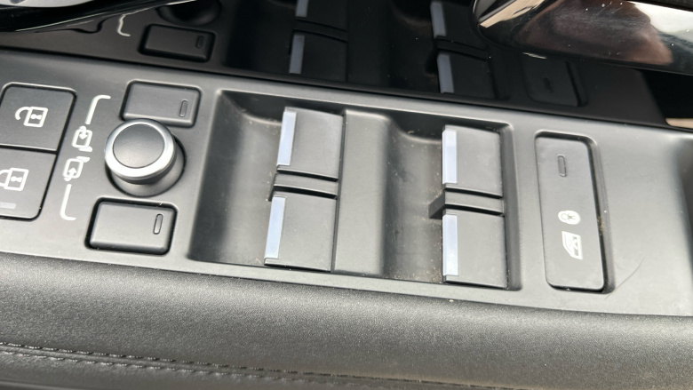 Land Rover Range Rover Evoque 1.5 P300e R-Dynamic SE 5dr Auto Hatchback